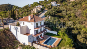 House for sale in Altos de Estepona