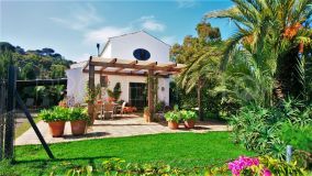 For sale house with 2 bedrooms in Estepona East