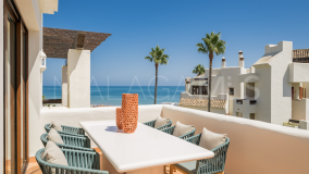 Zweistöckiges Penthouse zu verkaufen in Bahía del Velerín, Estepona Ost