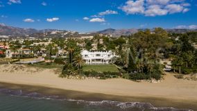 Villa for sale in Los Monteros Playa, Marbella Est