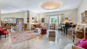Villa for sale in Fuente del Espanto, Benahavis