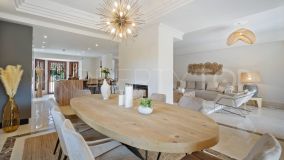 Semi detached villa for sale in Marbella - Puerto Banus with 5 bedrooms