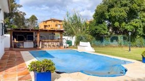 4 bedrooms villa in El Paraiso for sale