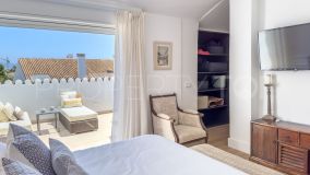 Apartamento con 5 dormitorios a la venta en Guadalmina Baja