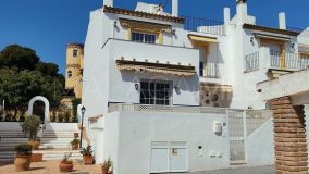 Adosado en venta en Costabella, Marbella Este