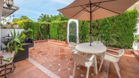 Adosado en venta en Costabella, Marbella Este