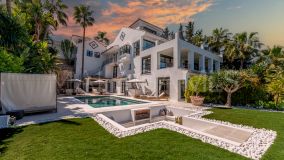 Villa en venta en Nueva Andalucia, Marbella