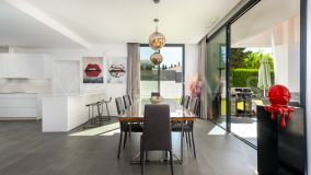 Villa en venta en Beach Side New Golden Mile, Estepona Este