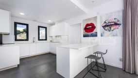 Villa en venta en Beach Side New Golden Mile, Estepona Este