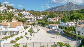 Plot for sale in Los Naranjos, Nueva Andalucia