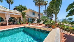 Villa en venta en Benalmadena