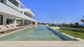Villa en venta en Benalmadena