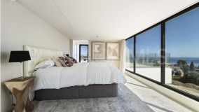 Villa for sale in Benalmadena