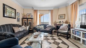 Villa for sale in Benalmadena