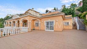 Villa en venta en Benalmadena