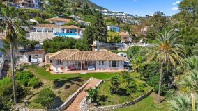 Villa for sale in Benalmadena