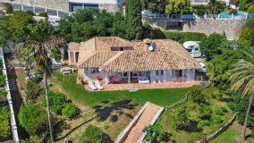 Villa for sale in Benalmadena