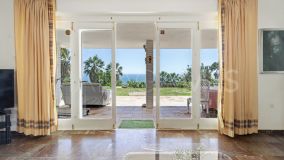 Villa for sale in Benalmadena