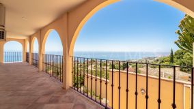 Villa for sale in Benalmadena