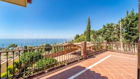 Villa for sale in Benalmadena