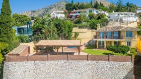Villa en venta en Benalmadena