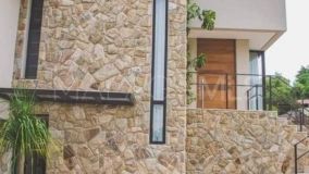 Villa for sale in Benalmadena