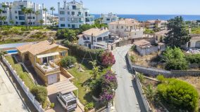 Villa for sale in El Faro, Estepona Town