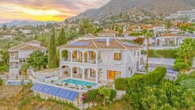Villa for sale in Benalmadena