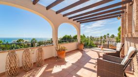 Villa for sale in Benalmadena