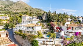 Villa en venta en Benalmadena