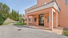 Villa for sale in Benalmadena