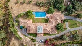 Villa for sale in Benalmadena