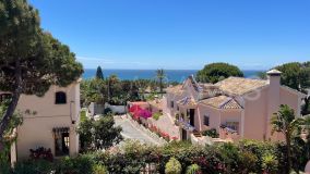 Villa for sale in Elviria Playa, Marbella Est