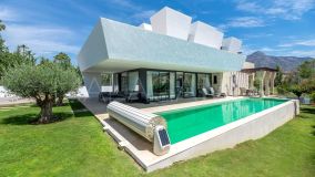 Villa for sale in Nueva Andalucia, Marbella