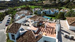Penthouse for sale in Los Arqueros, Benahavis
