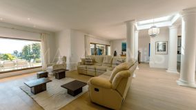 Villa for sale in Benahavis