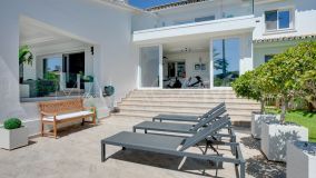 Villa for sale in Bel Air, Estepona East