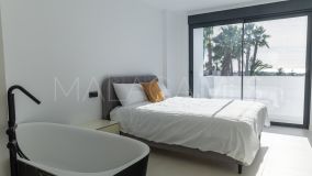 Duplex Penthouse for sale in El Paraiso, Estepona East
