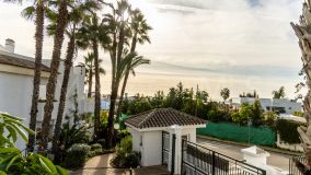 Duplex Penthouse for sale in El Paraiso, Estepona East