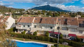 Reihenhaus zu verkaufen in Los Naranjos, Nueva Andalucia