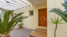 Reihenhaus zu verkaufen in Los Naranjos, Nueva Andalucia