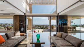 Villa en venta en Nueva Atalaya, Estepona Este