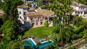Villa for sale in Las Brisas, Nueva Andalucia