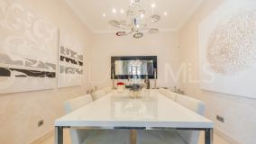 Villa for sale in Las Brisas, Nueva Andalucia