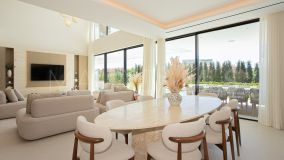 Villa en venta en Los Monteros Playa, Marbella Este
