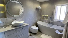 Atico Duplex en venta en Park Beach, Estepona Este