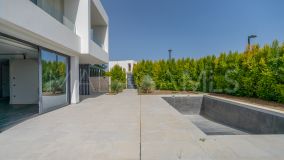 Villa for sale in New Golden Mile, Estepona Est