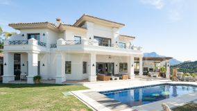 Villa for sale in Los Arqueros, Benahavis