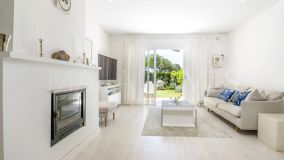 Adosado en venta en Peñablanca, Nueva Andalucia