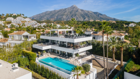 Villa for sale in Andalucia Alta, Nueva Andalucia